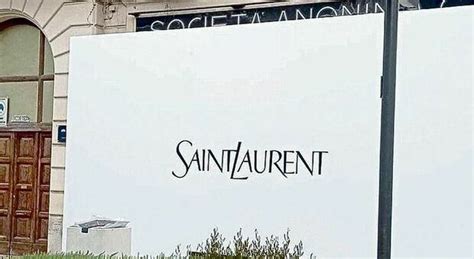 Yves Saint Laurent, ecco il nuovo maxi